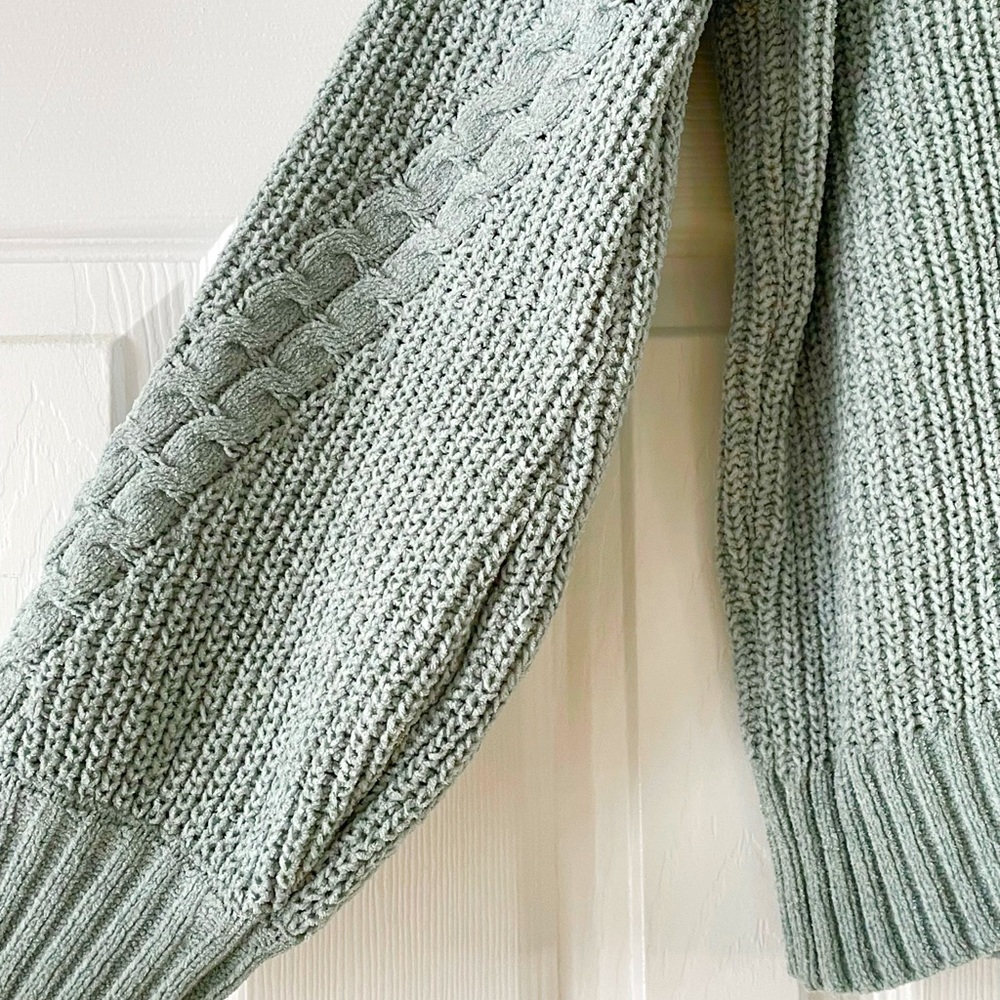 Sage V-Neck Cable Sleeve Women's Sweater - Picture 3 of 5